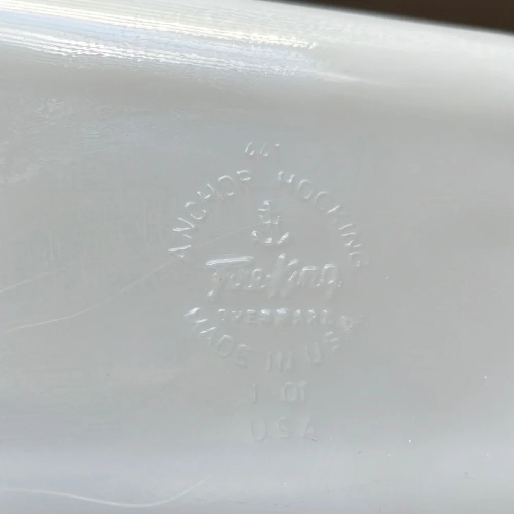 Anchor Hocking Fire King Cornflower 441 Milk Glass Vintage 1 QT